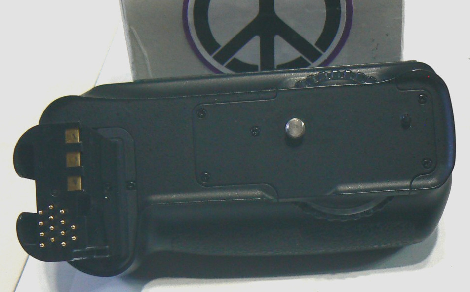 Nikon MB-D200 Multi Power Battery Pack Grip CC