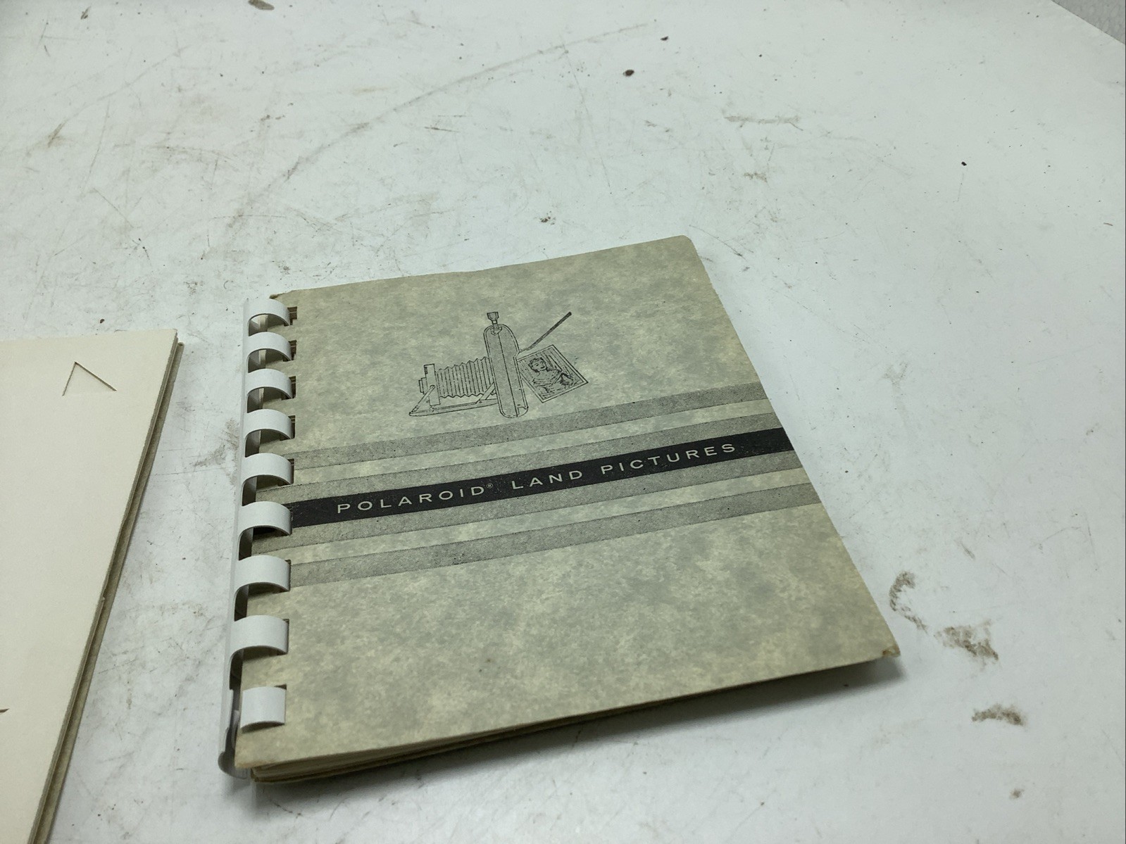 Lot of 2 *VINTAGE* POLAROID LAND PICTURE ALBUM, #1511A – EXCELLENT COND