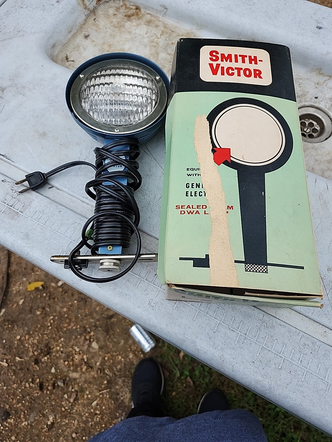 Smith-Victor Model L-5 Compact Movie Light Vintage 1962 Tested Works W/ Box