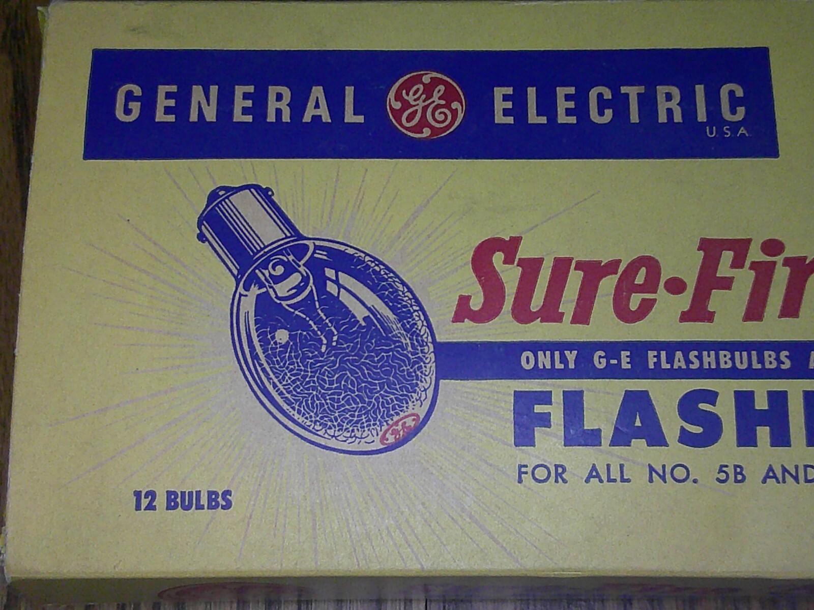 Vintage General Electric flashbulbs sure-fire # 5B in original box 12 bulbs Z18