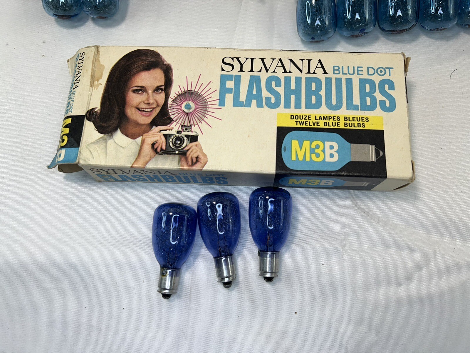 Vintage Lot of 20 GE & Sylvania M3B Camera Blue Dot Flashbulbs New in Box