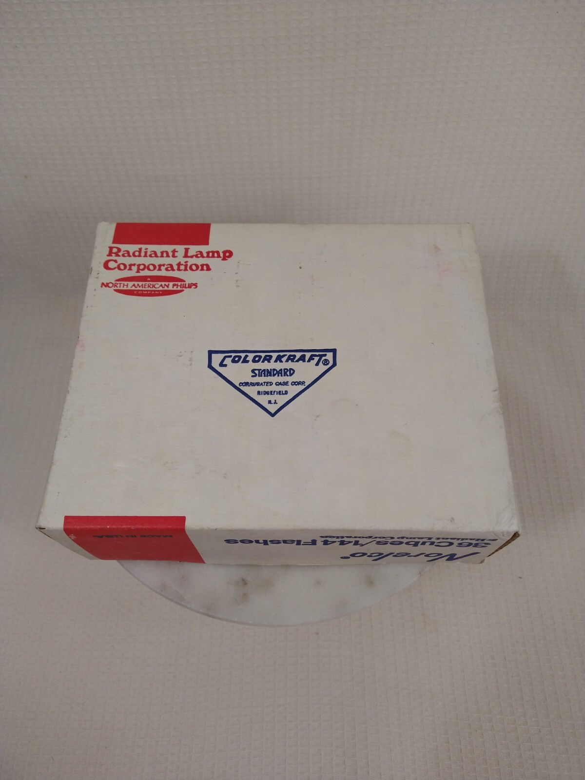 Vintage Norelco Flash Cubes 36 Cubes 144 Flashes Full Case Counter Display NOS