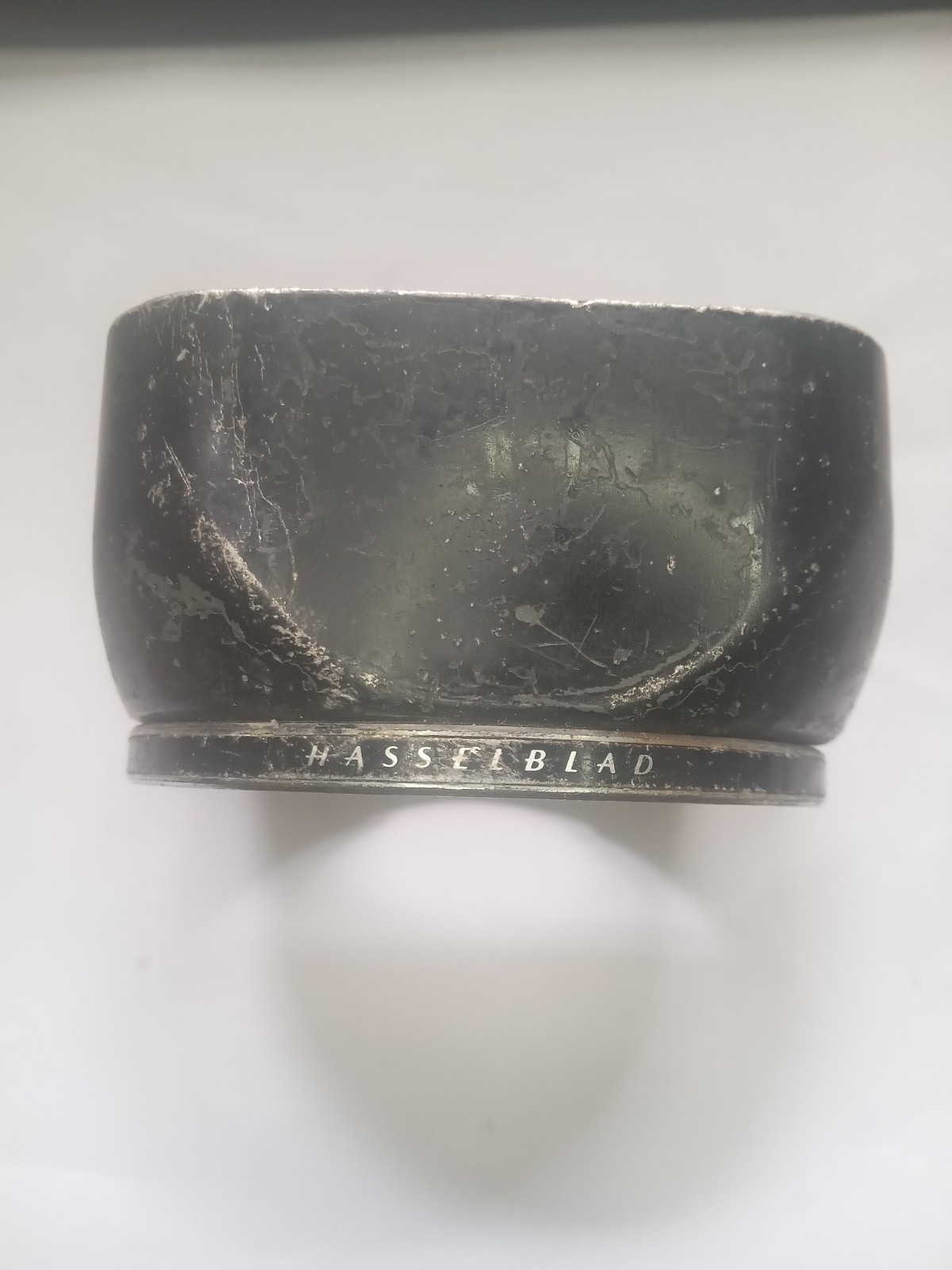 Original Hasselblad Hood For Carl Zeiss 80mm F2.8 lens In Poor Condition