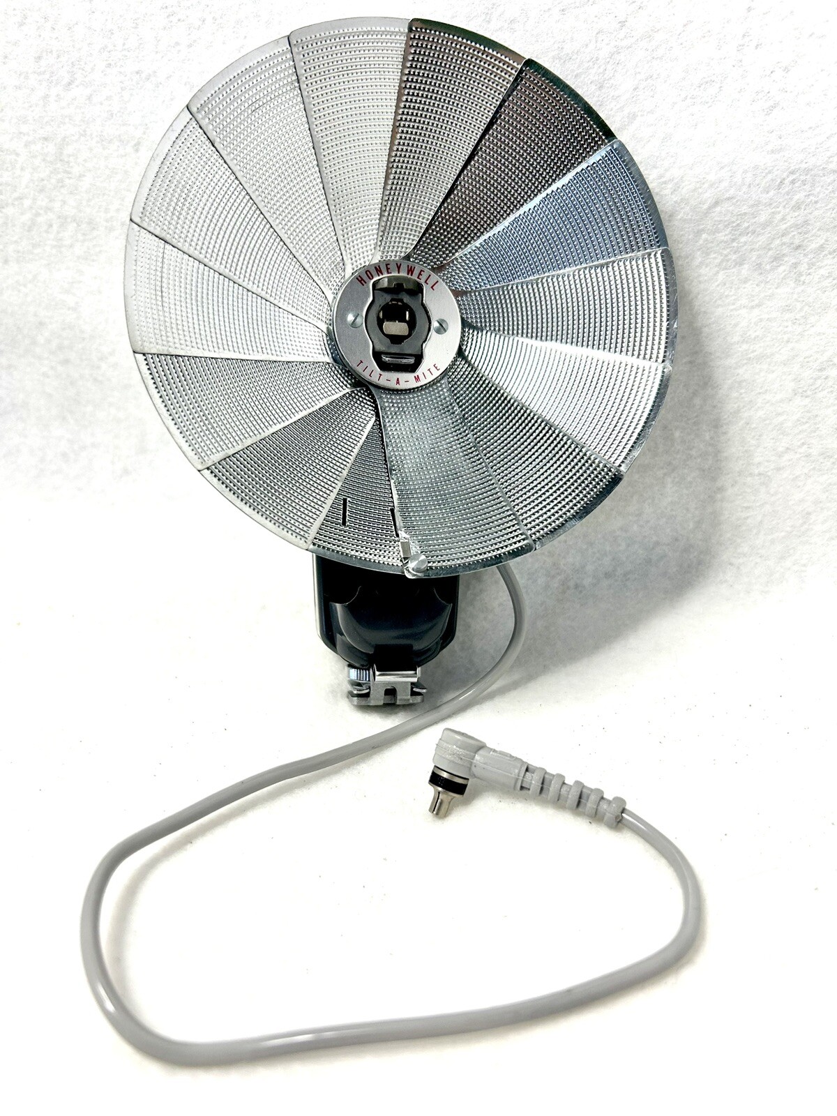 Vintage Honeywell Tilt A Mite Flash Reflector Metal Folding Portable Photography