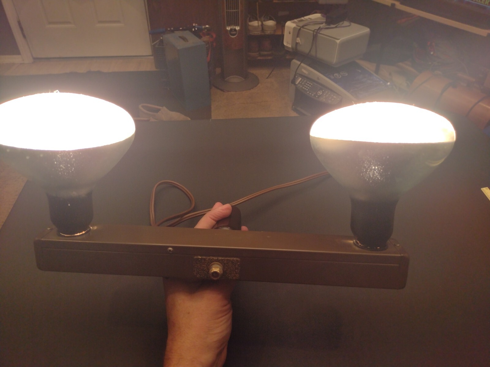 Vintage BROWNIE 2 Lamp Movie Light Eastman Kodak – Tested In Working Order
