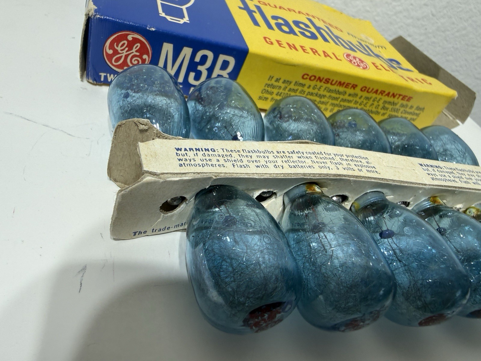 Vtg GE M3B Flashbulbs Box of 12 Rhenium Blue Camera Flashbulbs General Electric
