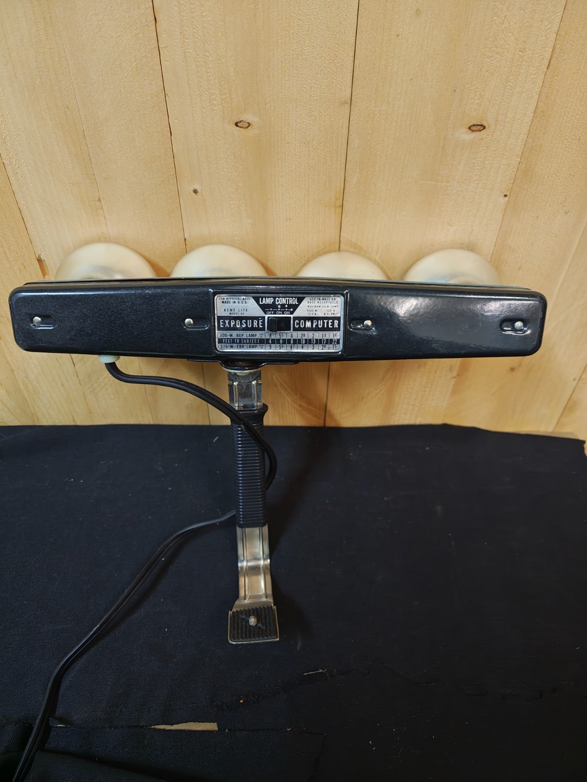 Collectible MCM Era ACME w 4 Original Amplex bulbs Mov-E-Lite Studio Light Case