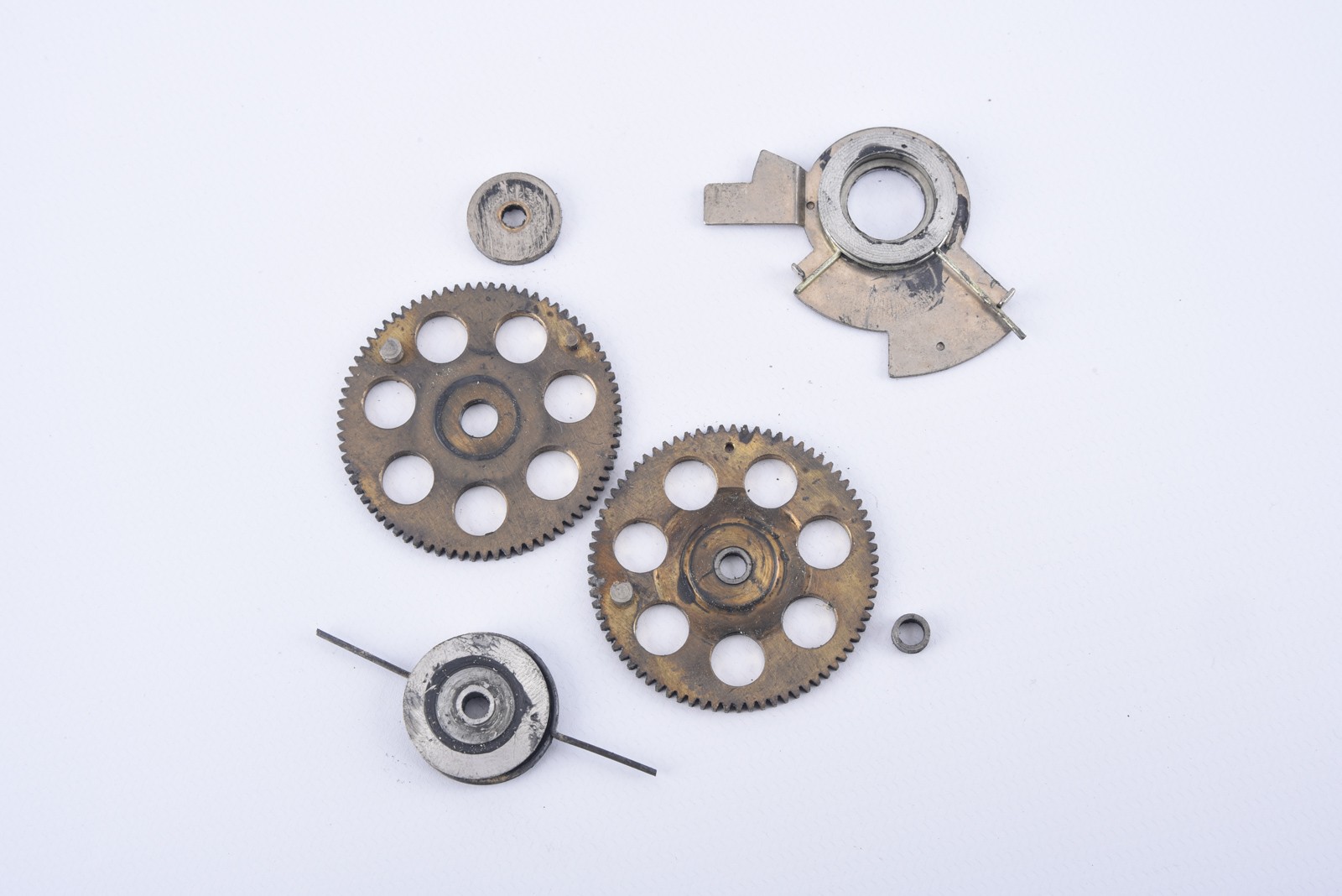 Plaubel Makiflex Automatic Camera Part Central Gears and Springs V03