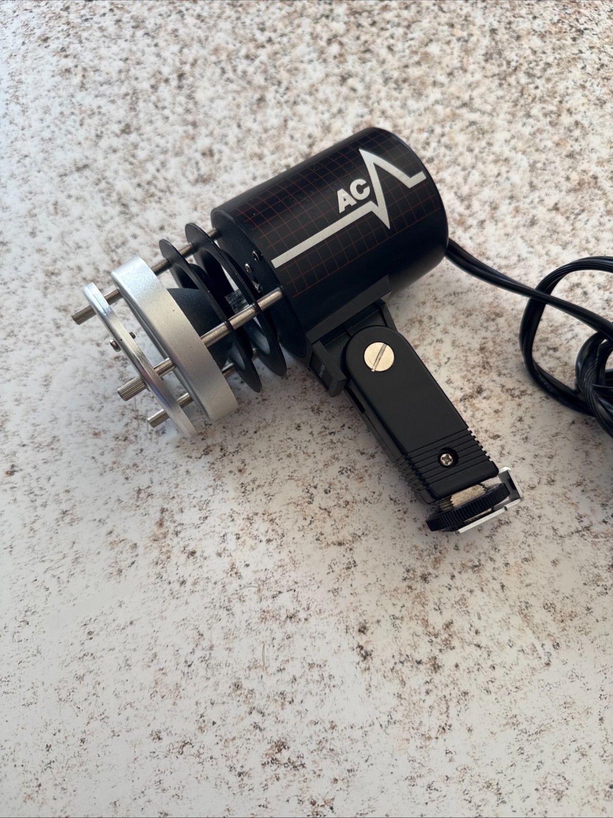 HARWOOD PLUS POWER V-150AC VIDEO CAMERA LIGHT – Needs New Bulb