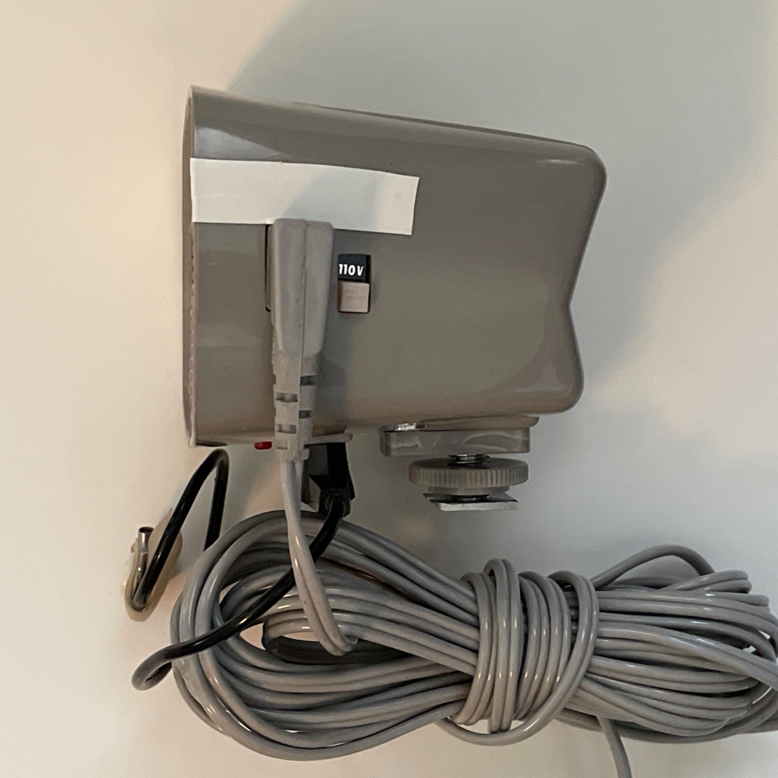 KAKO Rainbow Camera Flash uses AC or (AA) Batteries – WORKING