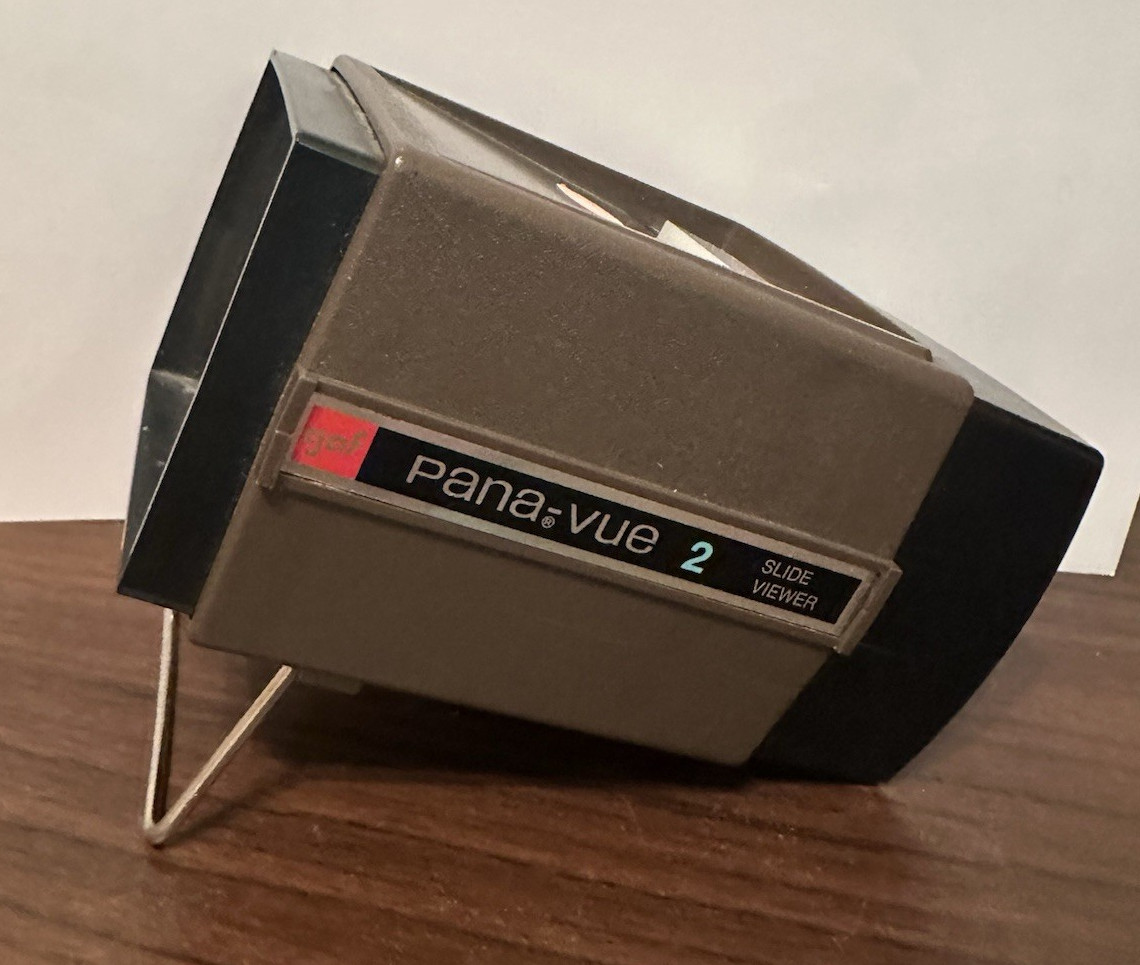 GAF Pana-Vue 2 Slide Viewer (Untested) Vintage 35 mm 2×2 inch slide viewer