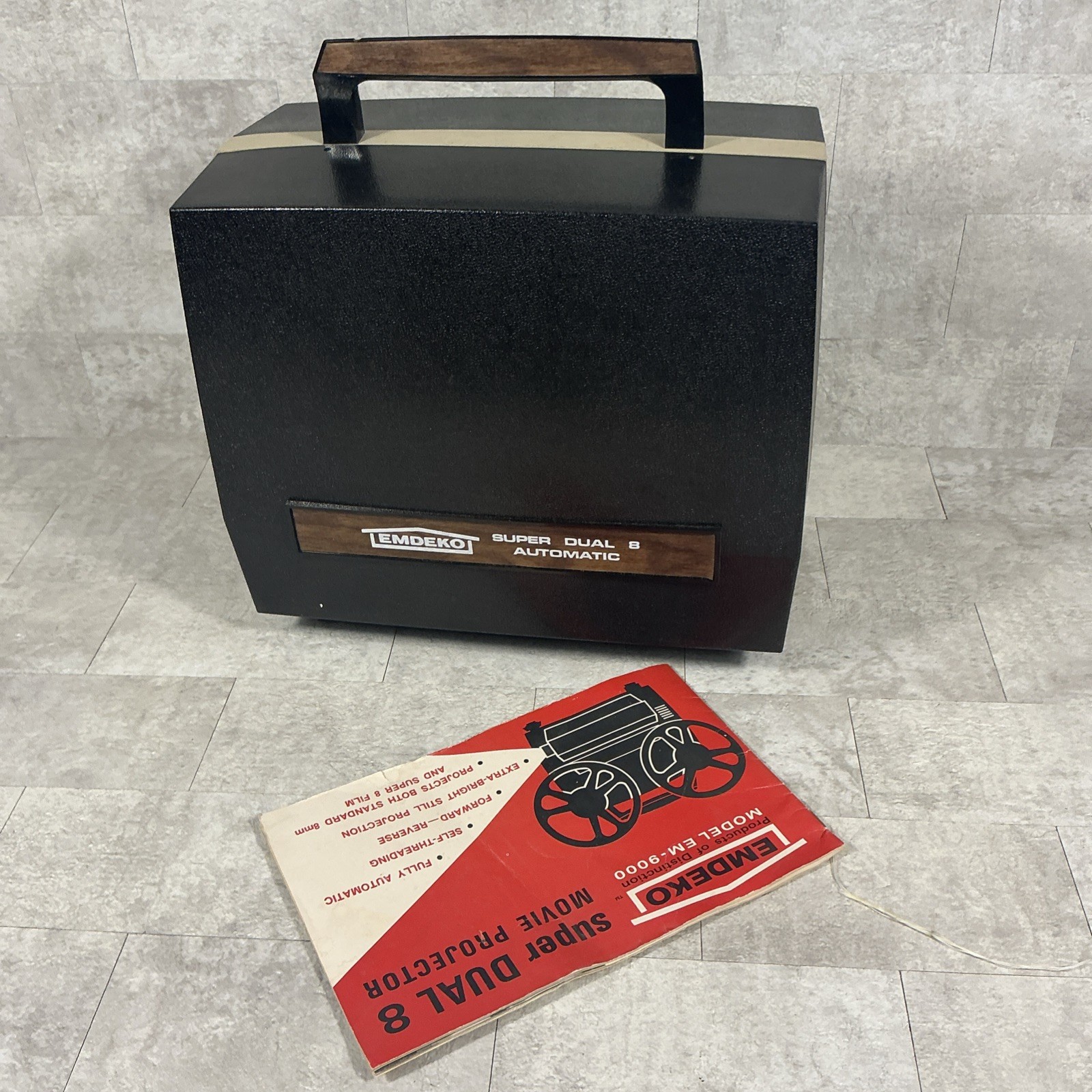 Super 8, EMDEKO Projector.EM-9000, Box & Instructions Tested Working