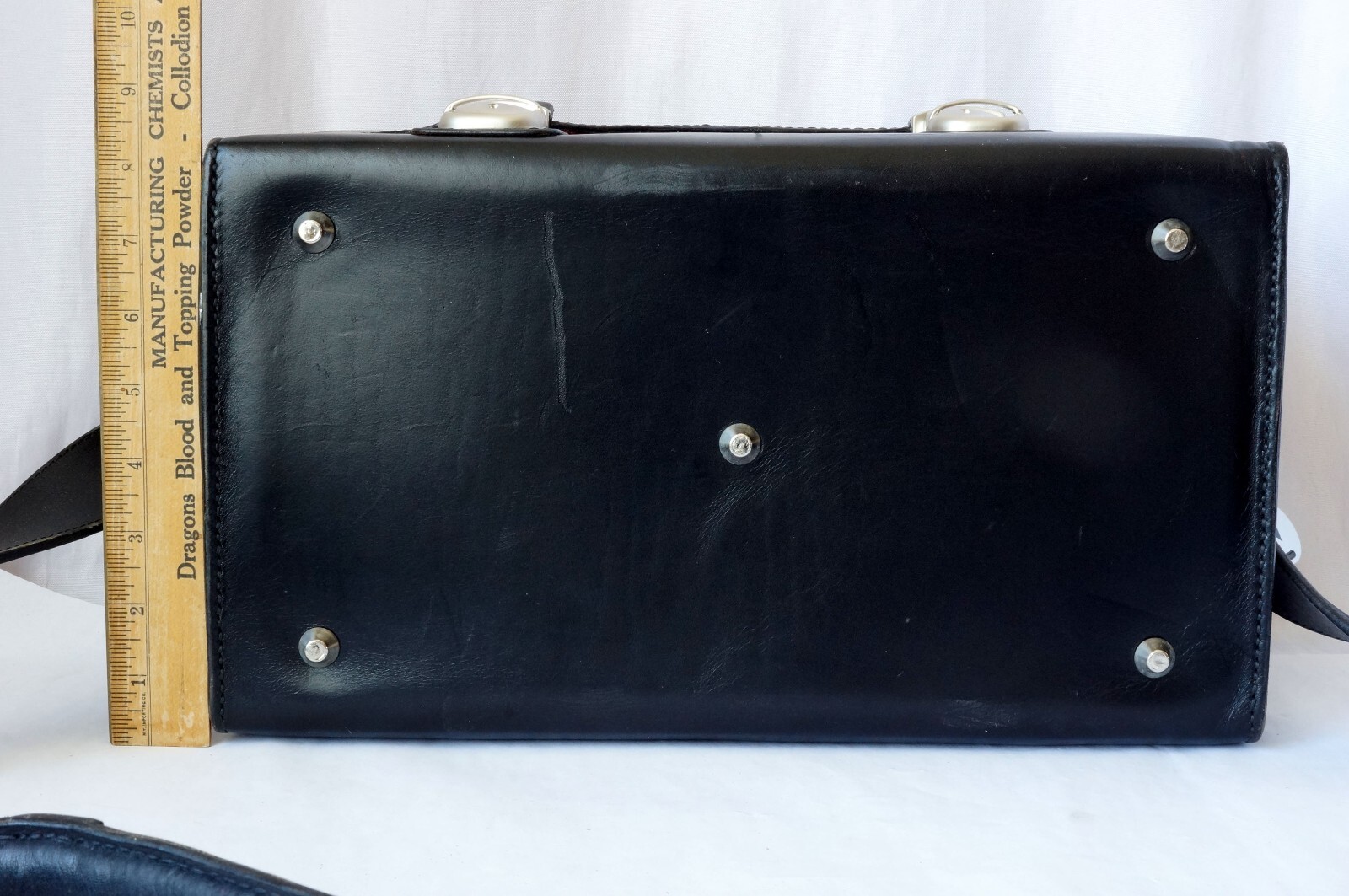 VINTAGE BLACK LEATHER LARGE CAMERA BAG WITH KEYS for Leica Cameras Made in Italy