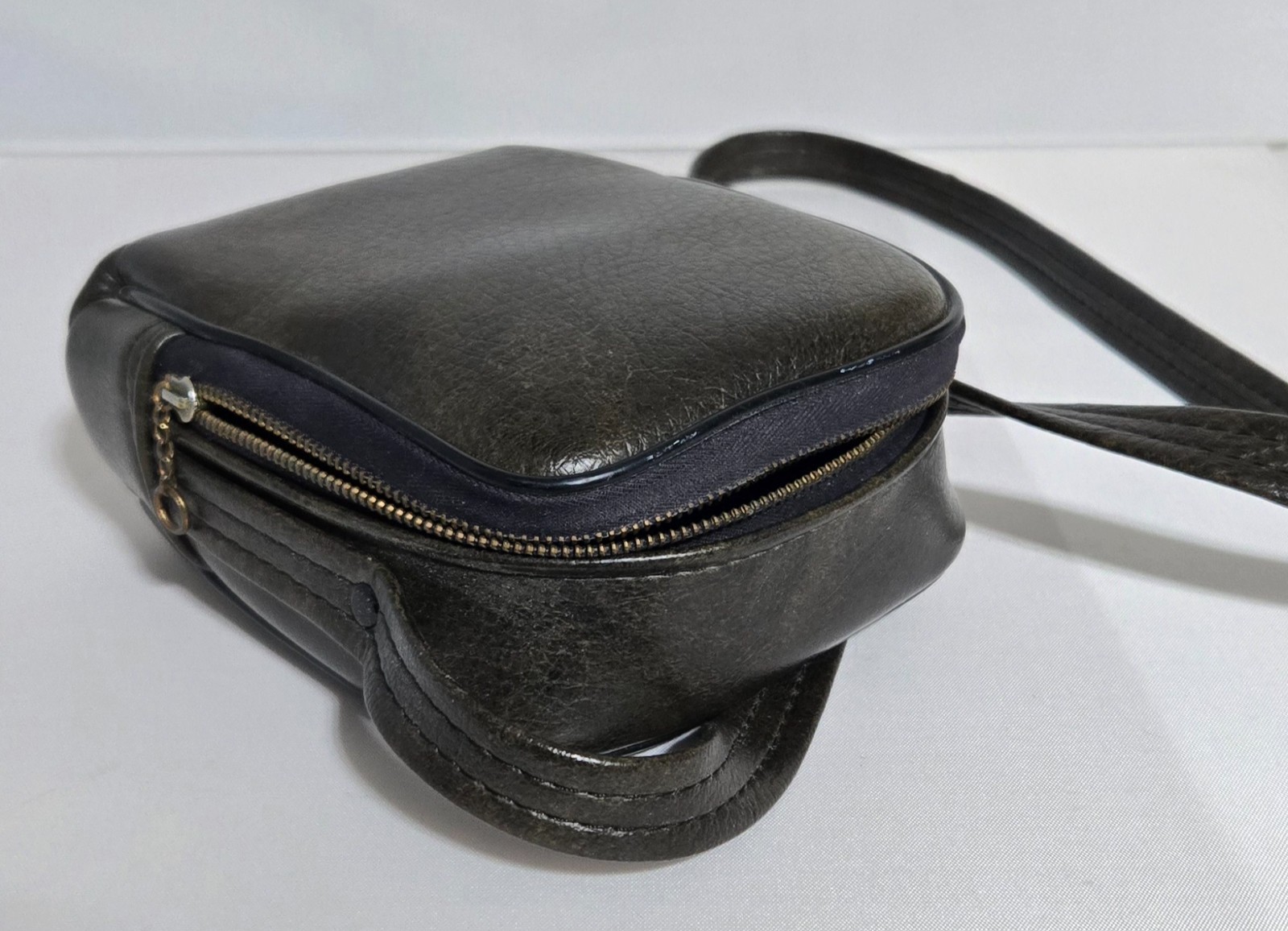 VINTAGE Kodak 5″x6″ Camera Crossbody Bag (Brown) Soft Interior Zipper Closure