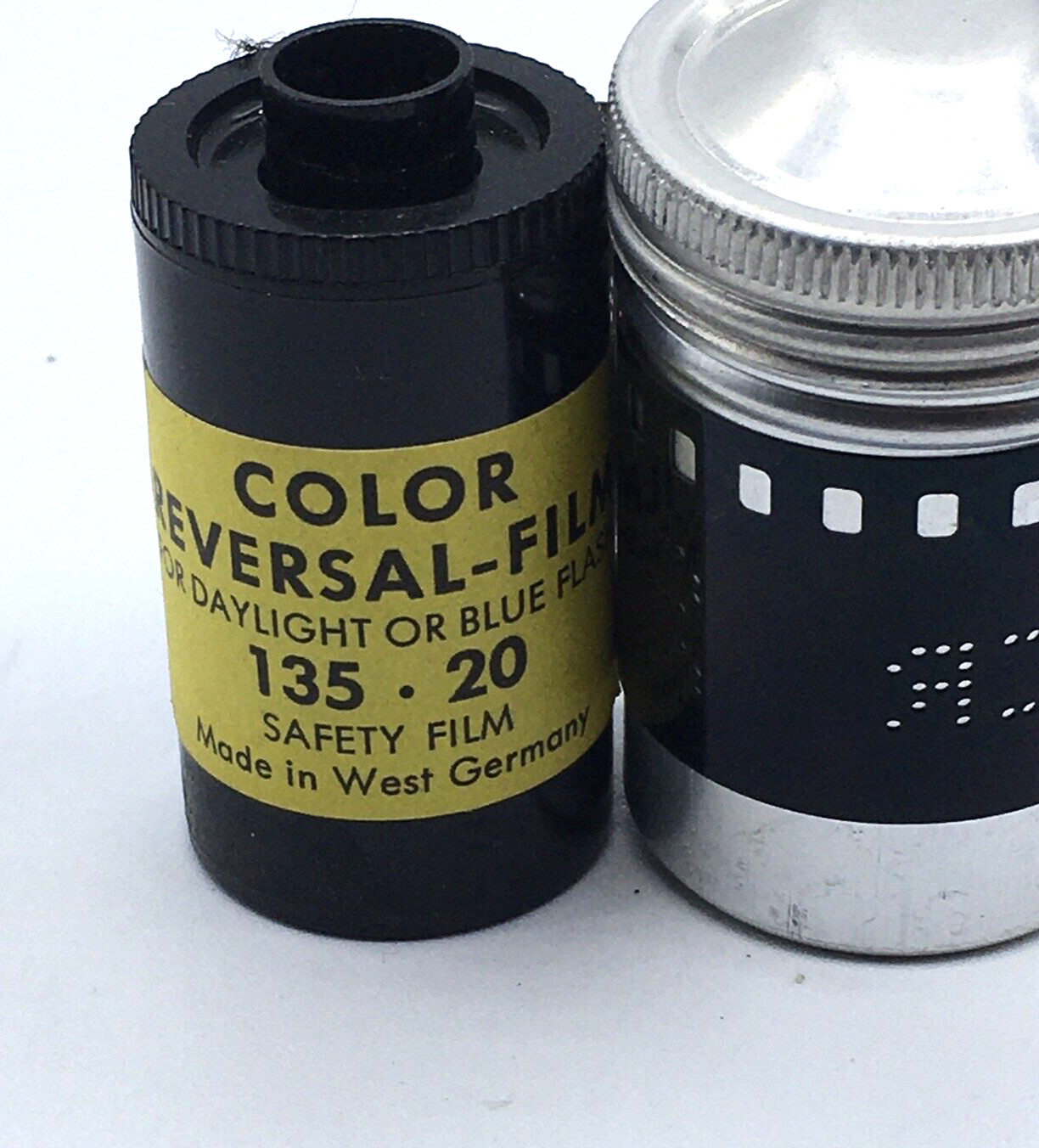 Vtg 35 mm Color Reversal 20 Exposure Film In Aluminum Canister W Germany Expired