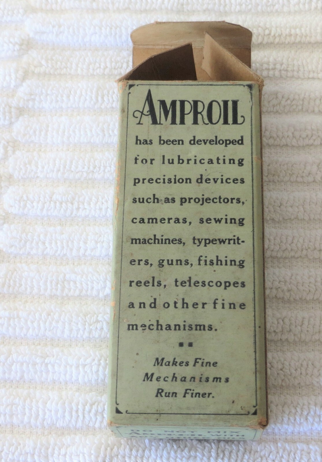 VINTAGE AMPROIL PROJECTOR CAMERA SEWING MACHINE OIL WITH ORIGINAL BOX + BONUS