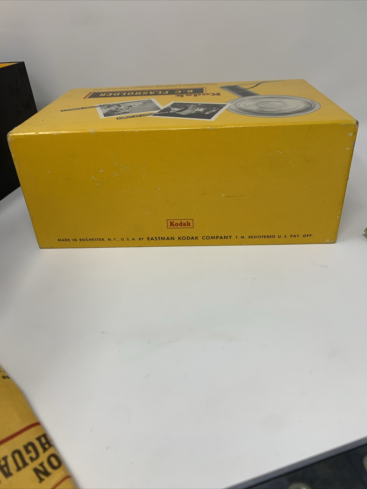 VINTAGE 1950’s KODAK STANDARD FLASHOLDER – With Original Book. Read Description