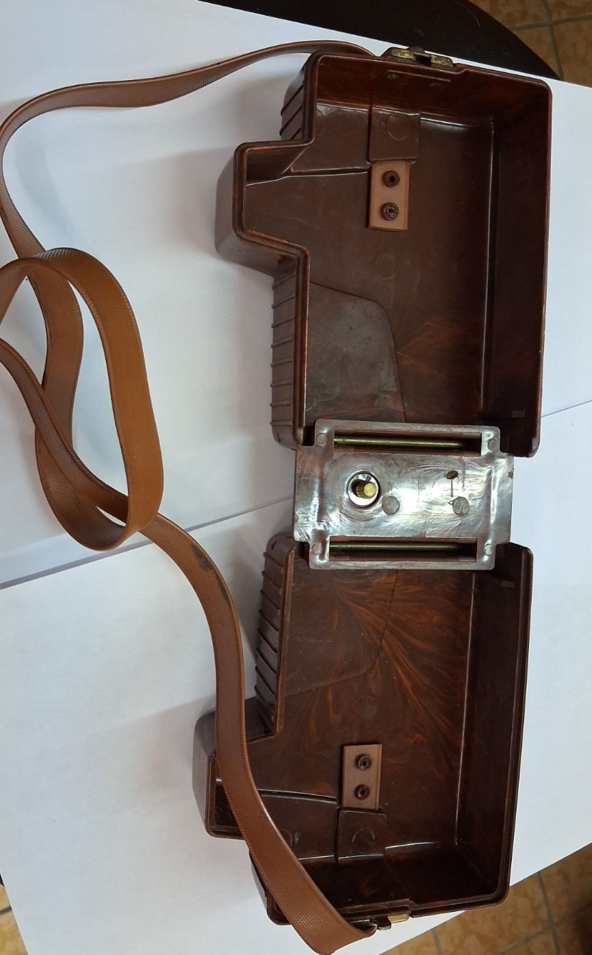 Revere 8 Model B-61 8mm Movie Camera Bakelite CASE ONLY!