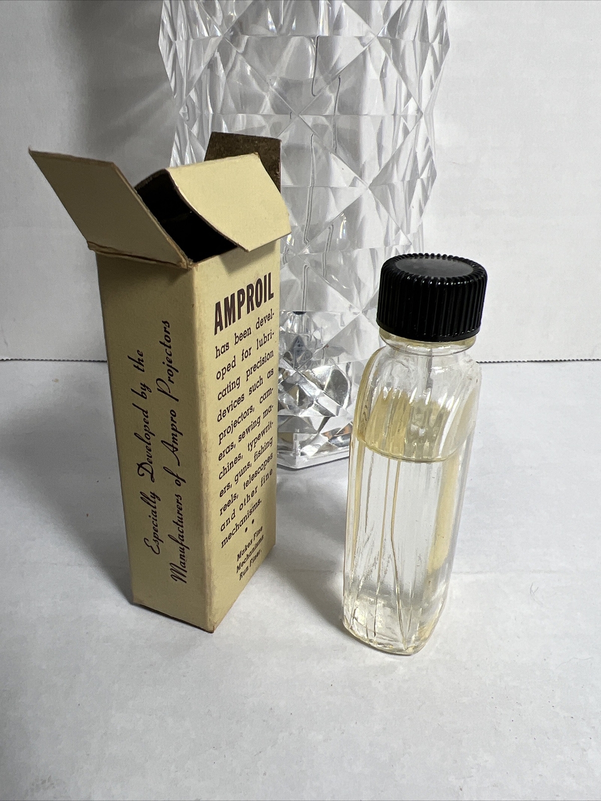 AMPRO Stylist Projector Accessory Kit: 1 Bottle Amproil, 5 Fuses, 1 Brush w/Box