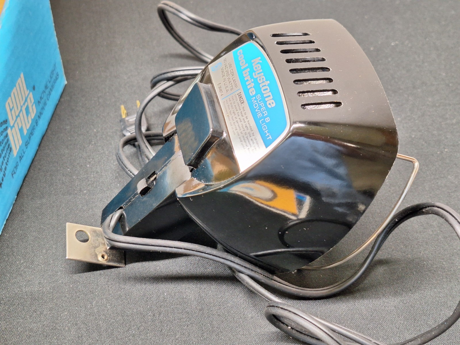 Vtg KEYSTONE COOL BRITE MOVIE LIGHT USA for all SUPER 8 MOVIE CAMERAS