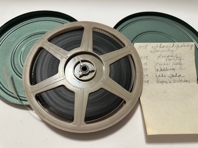 Vintage Reel to Reel 8MM w/ 7″ Plastic Reel & Green Metal Case Wedding Holidays