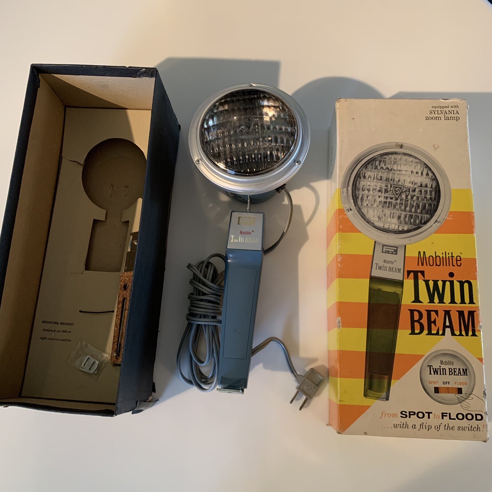 MOBILITE Twin Beam FLOOD/SPOT Light SYLVANIA ZOOM Lamp 3400 K For Home Movies