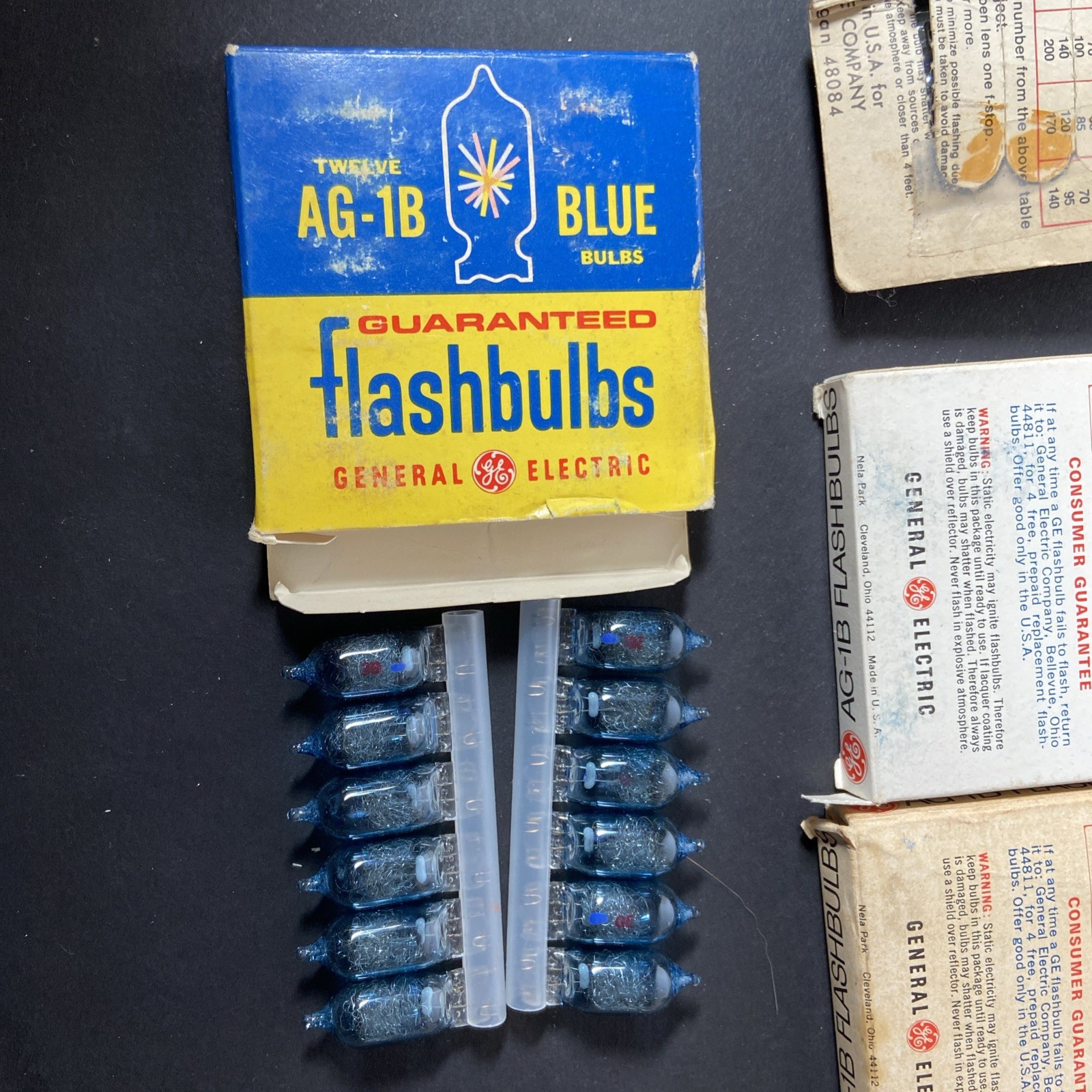 Lot Of Vtg AG1B Flash Bulbs Retro Photography Polaroid Kodak Blue + White