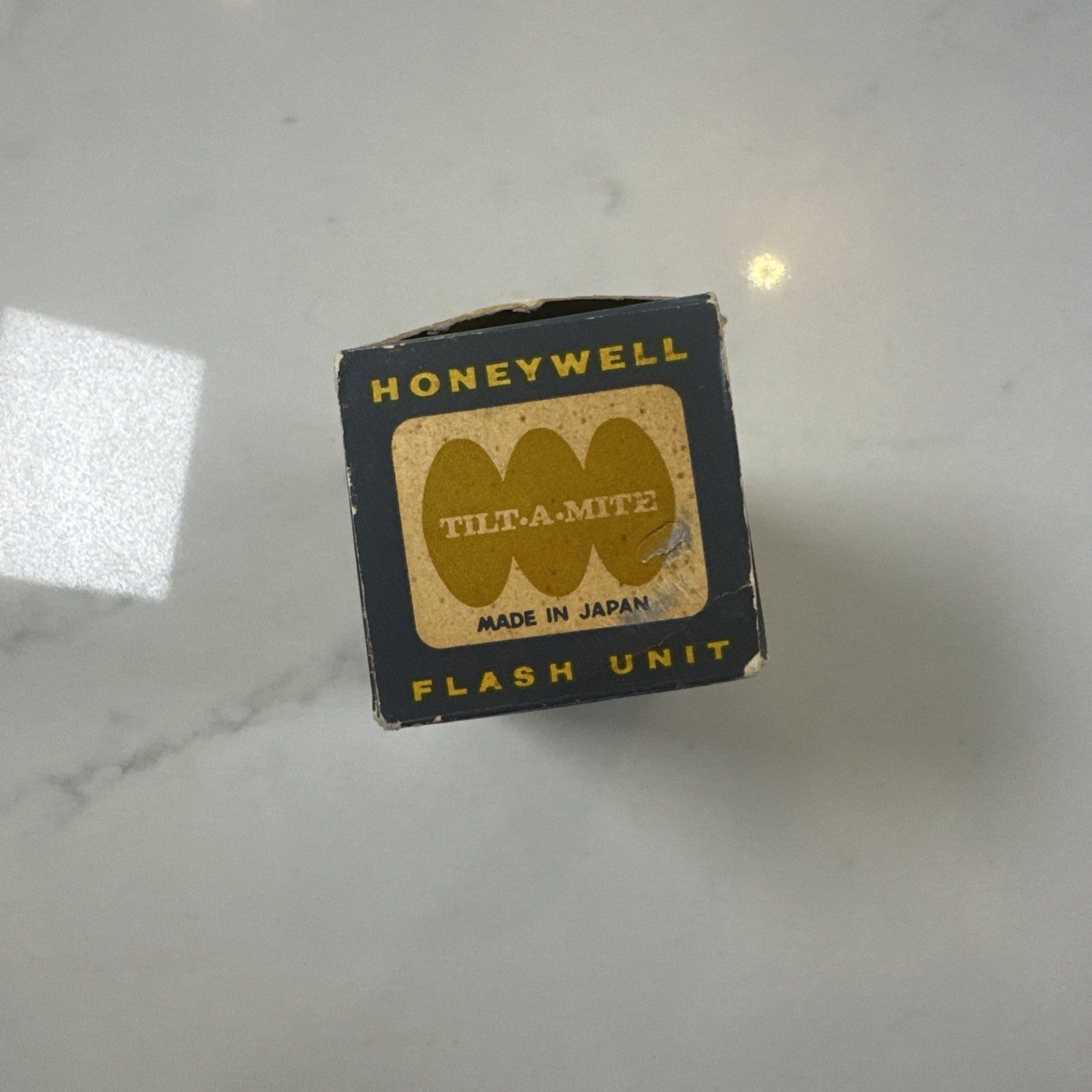 New Old Stock 1965 Honeywell Tilt-A-Mite Flash Unit – Vintage Photography Flash