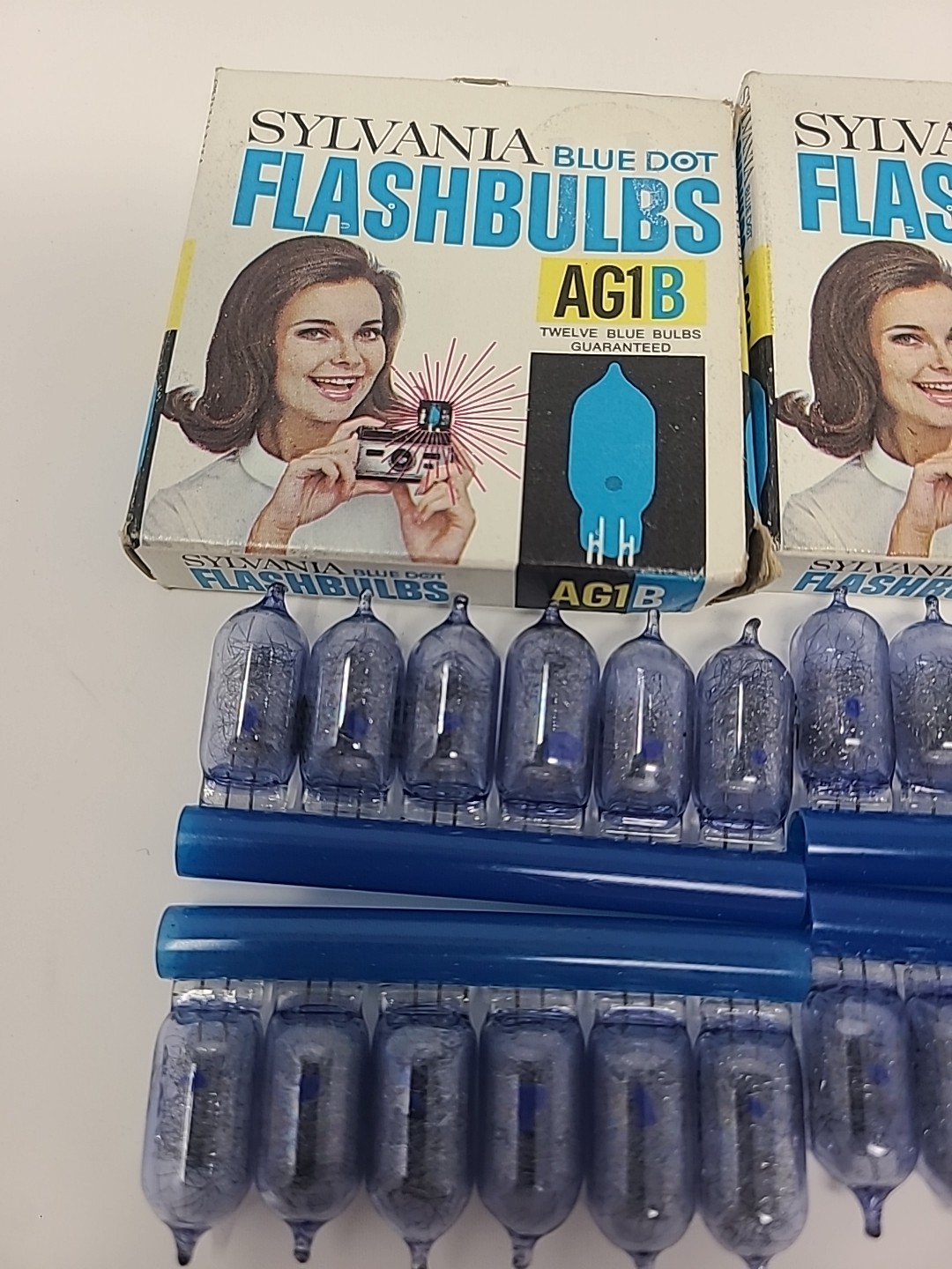 Vintage Sylvania AG-1/AG-1B Blue Dot Replacement Flashbulbs