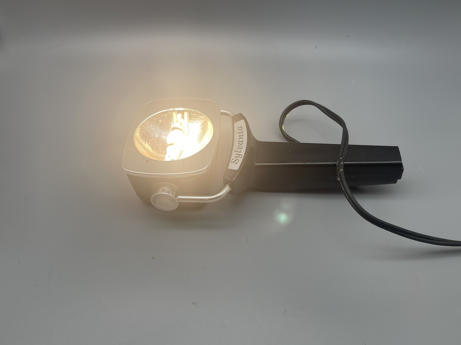 Sylvania SUN GUN Movie Light SG-50 Original Box Manual Mount Working 1960s