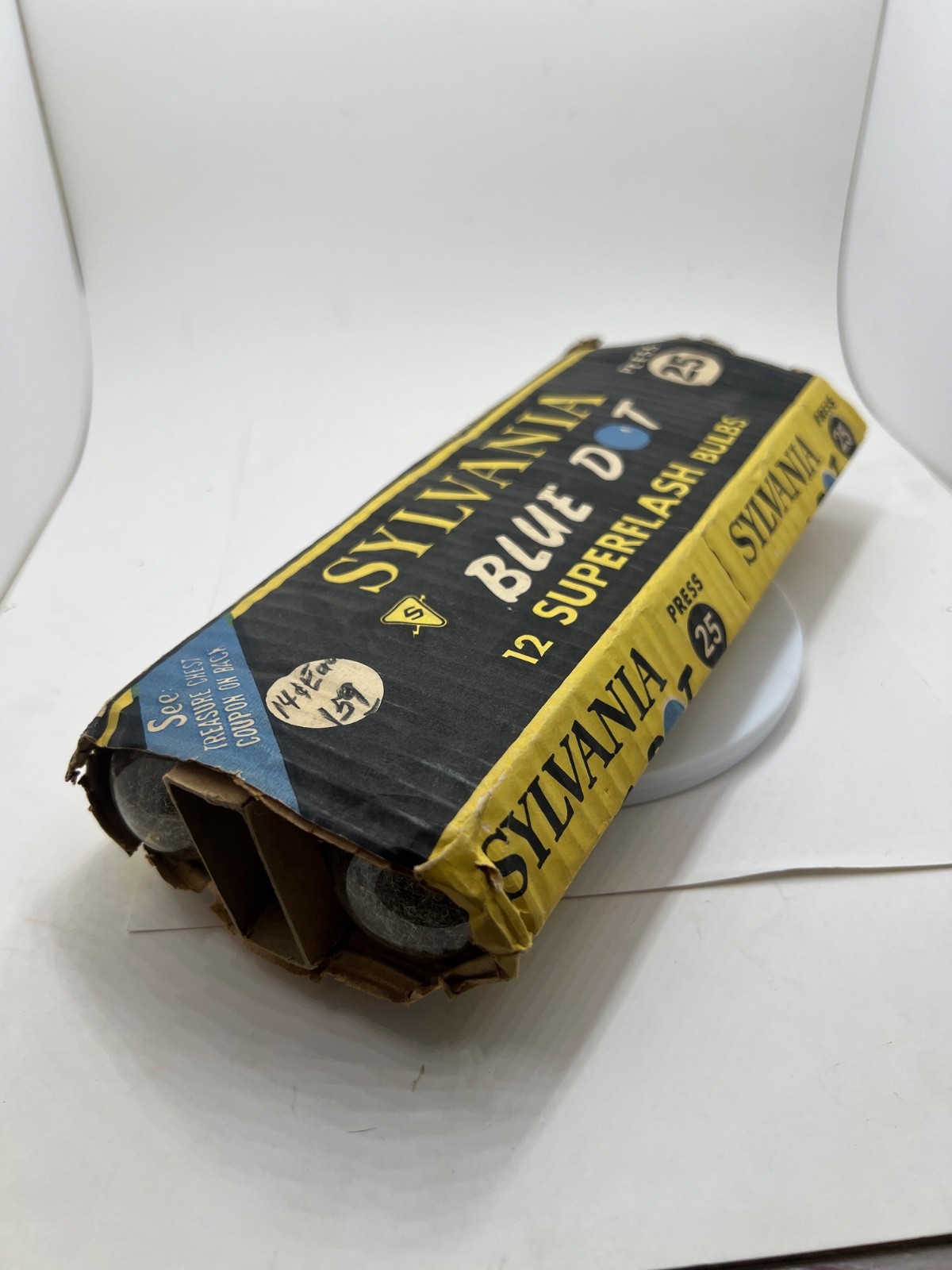 Sylvania Blue Dot SuperFlash Press 25 Flashbulbs Box of 12 Mid-Century NOS