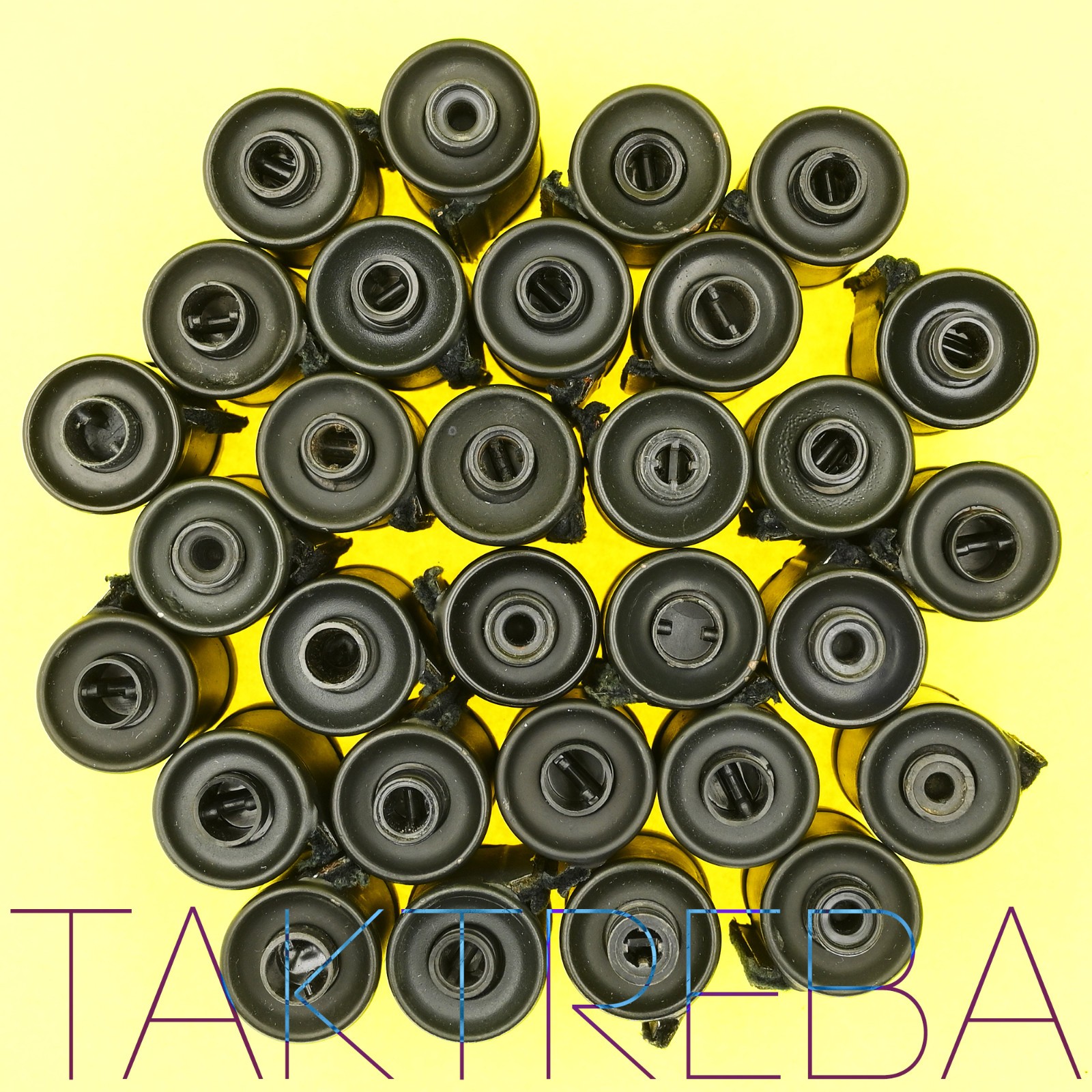 Reloadable Canister Metal Cassette 35mm Film Type 135m. Only Red Green Blue seal