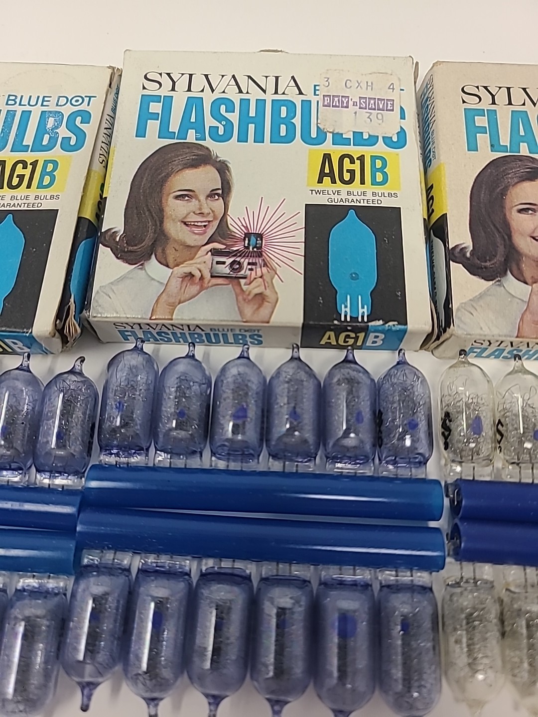 Vintage Sylvania AG-1/AG-1B Blue Dot Replacement Flashbulbs