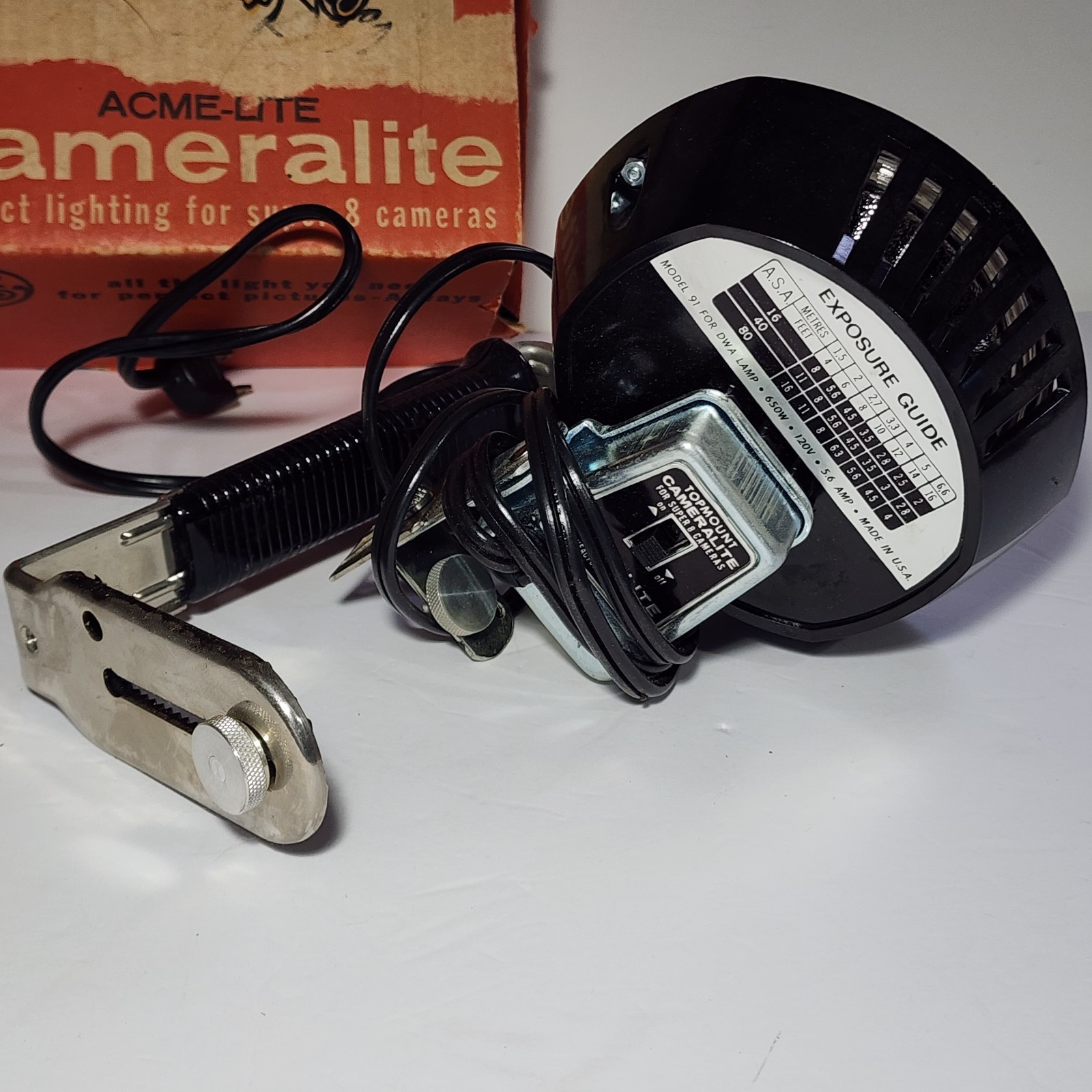 Vintage GE Top Mount Cameralite Camera Light W Original Box Electric Tested