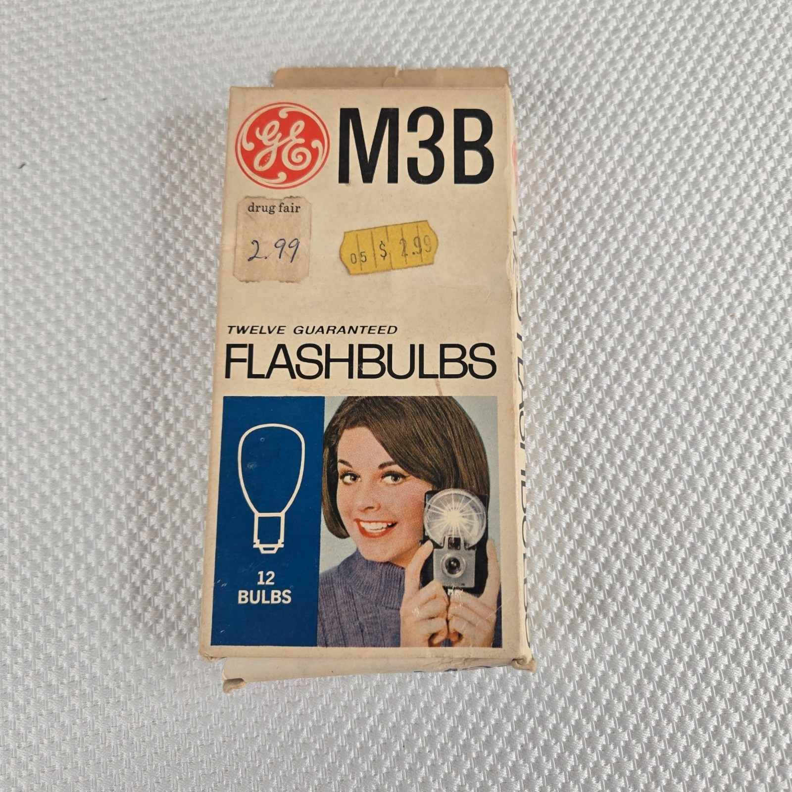 Vintage GE M3B Flashbulbs 11 Count Vintage Photography Made In USA