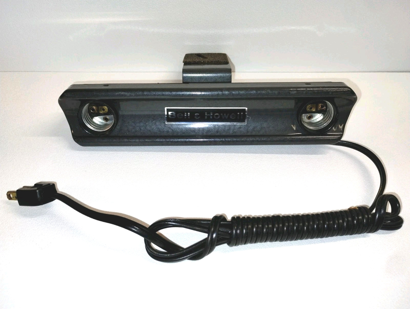 Bell & Howell 10″ Light Bar, Hammer Tone Dark Gray , Great Condition, Works.