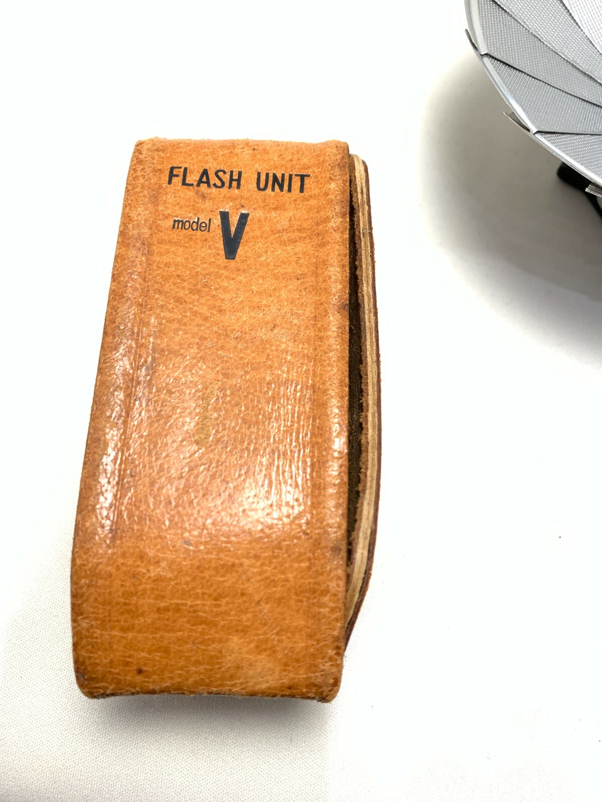 Canon Flash Unit Model V with Original Leather Case Canon V Series (N053)