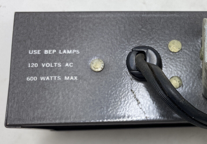 Vintage Movie Camera Bell & Howell 2 Light Bar Model 40726 120 Volts