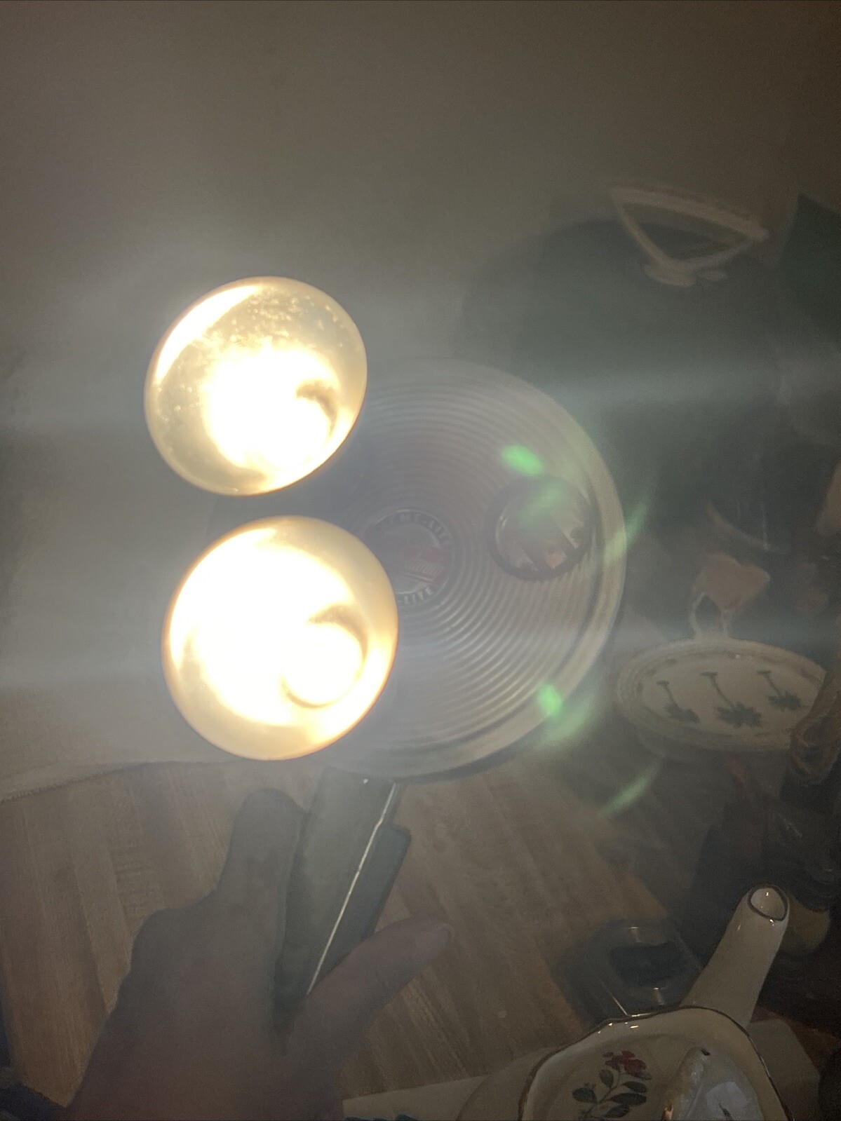 Vintage Handy Dandy Acne-Lite Mov-E-Lite Comes With 2 Bulbs. Works