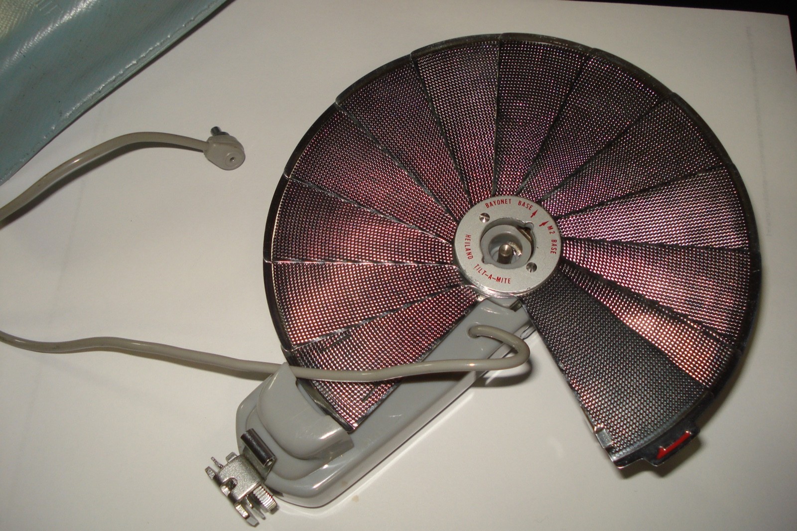 Vintage TILT-A-MITE Camera Flash Unit Collapsible Fan Japan Heiland
