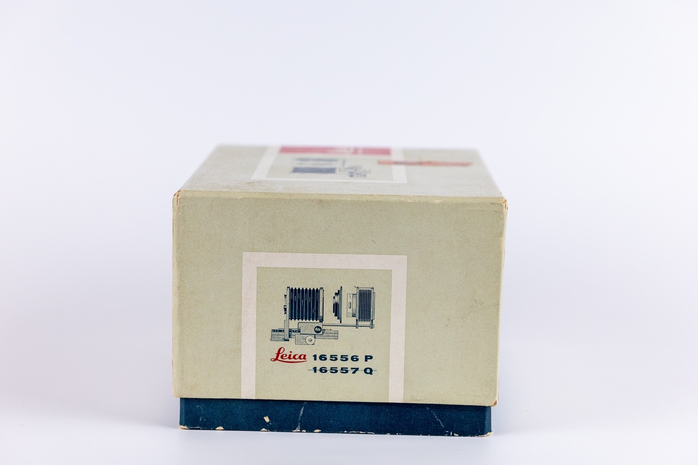 Leica 16556P Bellows w/ 16557Q Focusing Rail Macro System w/ Box M Mount