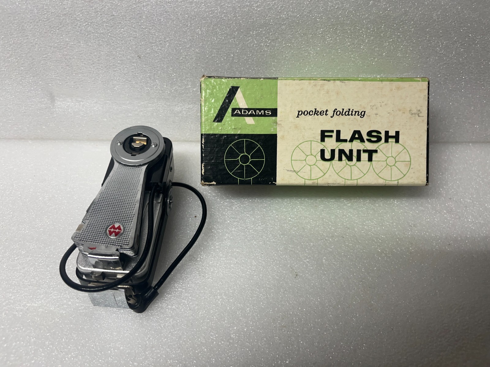 Adams Pocket Folding Flash Unit-Collapsible Unit Untested