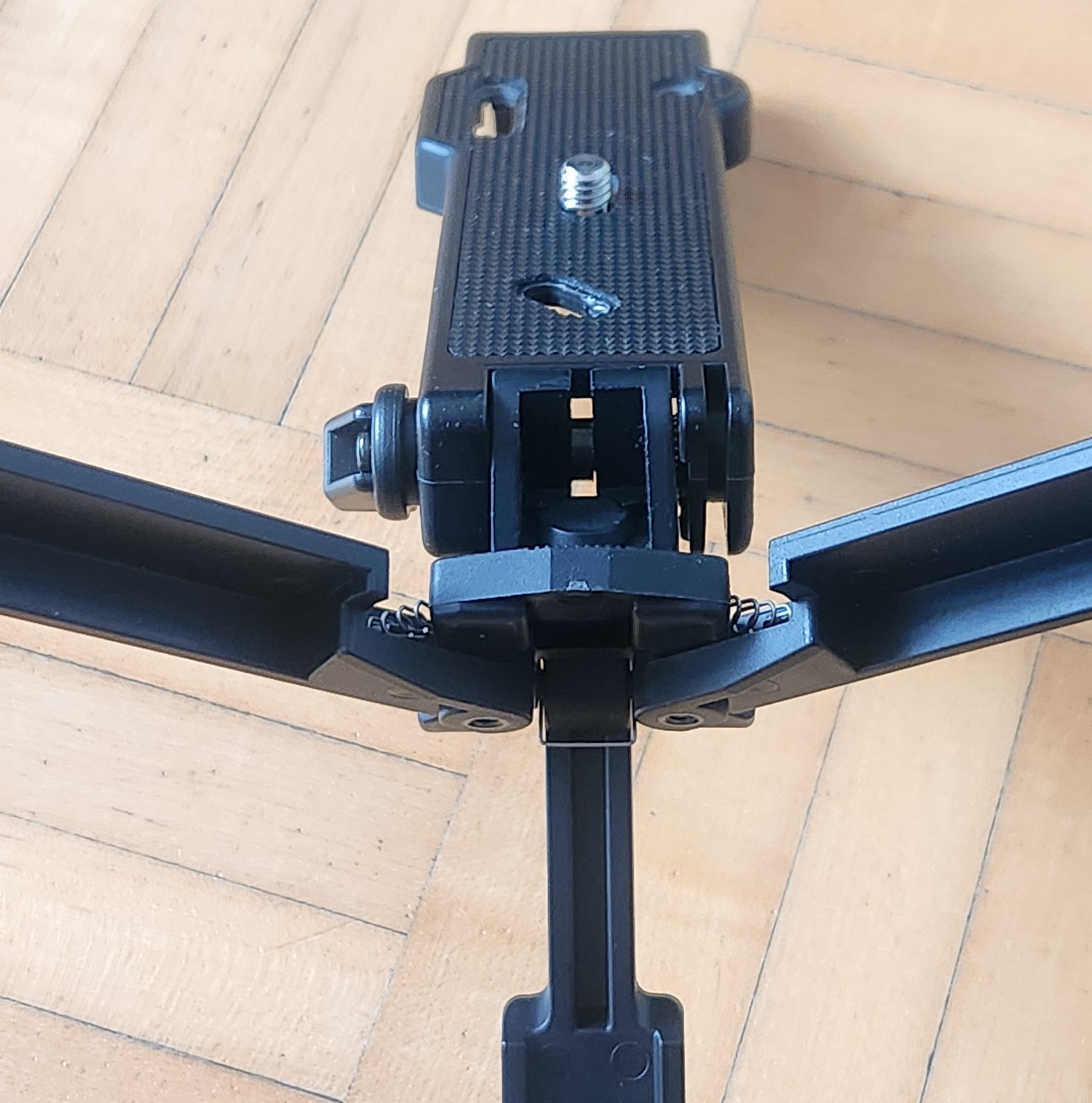 Hakuba Flatpod-S1 – Mini Foldable Tripod Pop Open Flat Closed Circa 1980’s USED