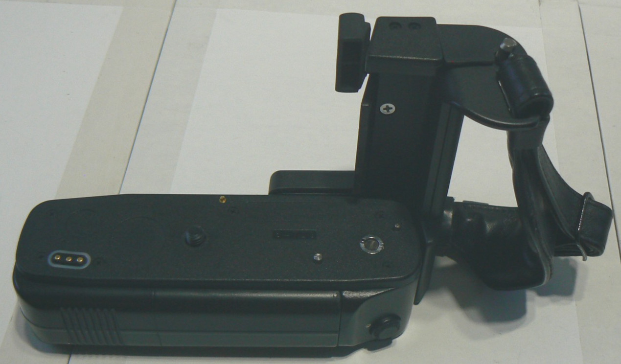 Leica Leitz Wetzlar 35mm Camera Motor Winder R & Camera Grip with Strap -VINTAGE