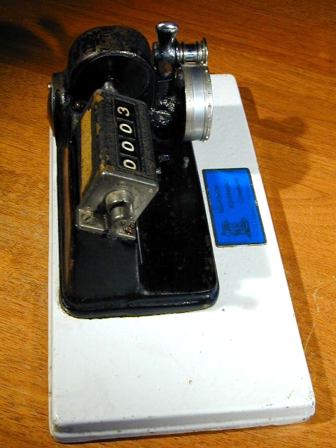 NEUMADE 16MM FILM MEASURING MACHINE MODEL HM-5-S ON PAINTED METAL BASE