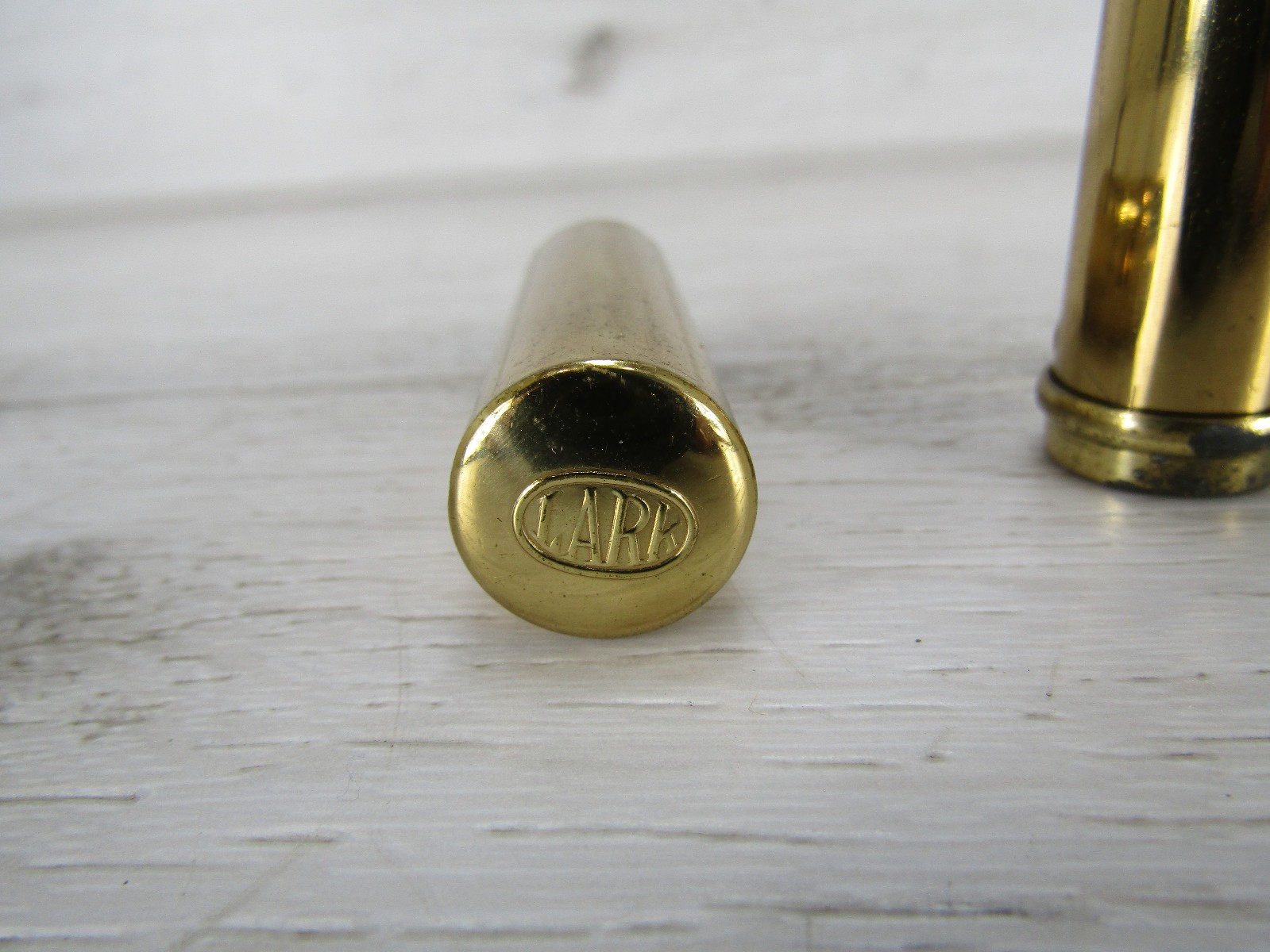 VINTAGE LIPSTICK SYLE RETRACTABLE CAMERA LENS BRUSH LARK LENS BRUSH