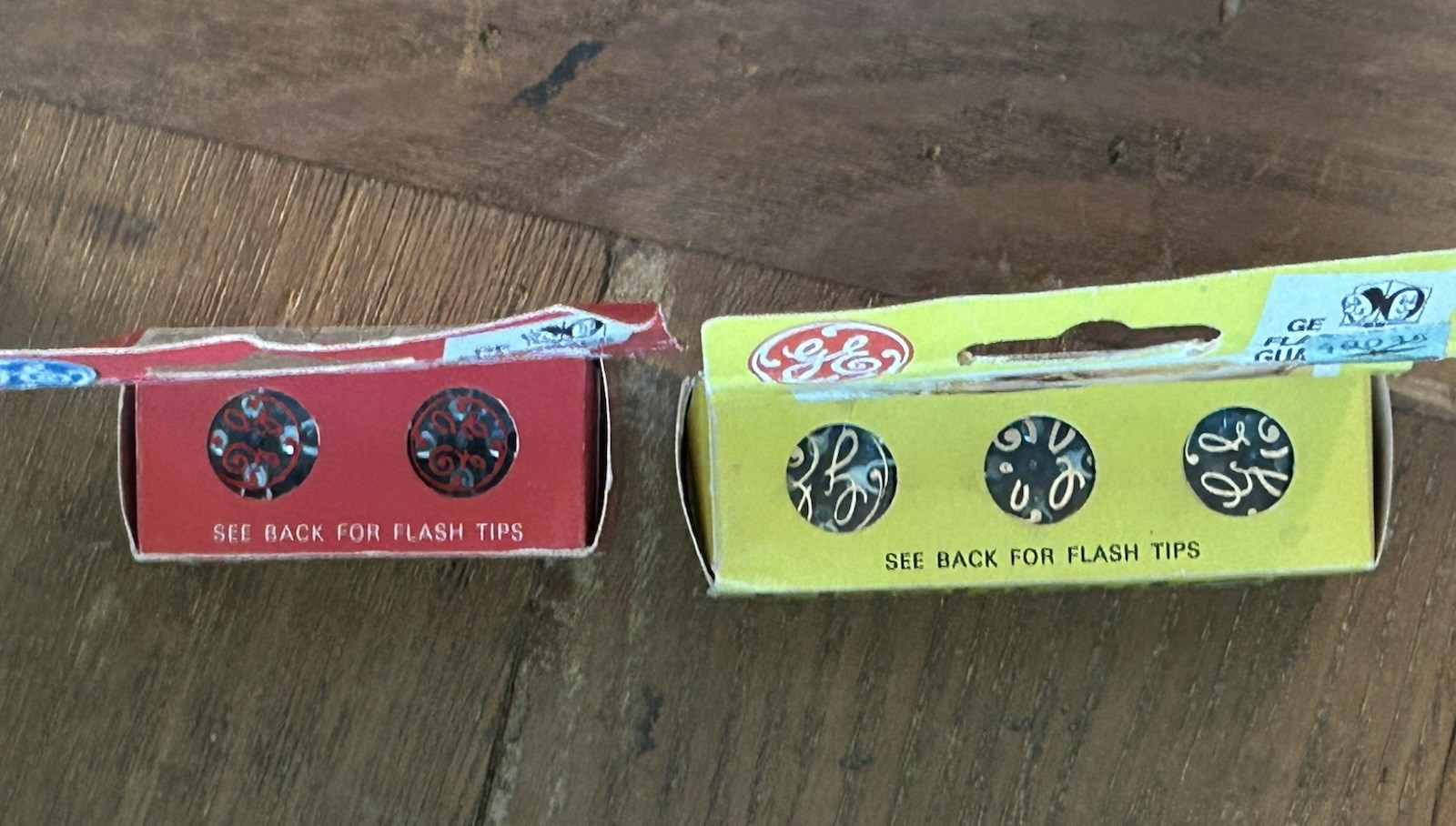 2 boxes of vintage GE Flashcubes Standard (3 cubes) & Polaroid (2 cubes)