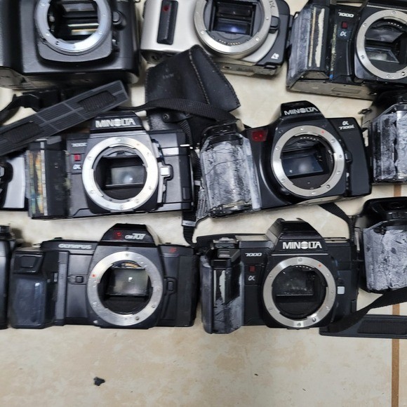 Vintage 35mm Film Camera Bundle For Parts Minolta Canon Nikon Fujica Hanimex