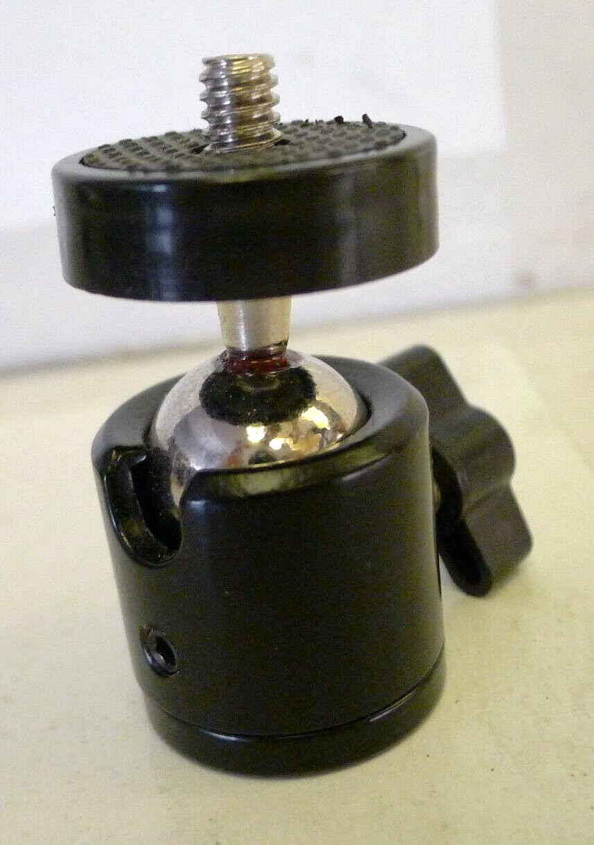 Quantaray Adjustable Hight Dual Ball Head Table Top Tripod – Used