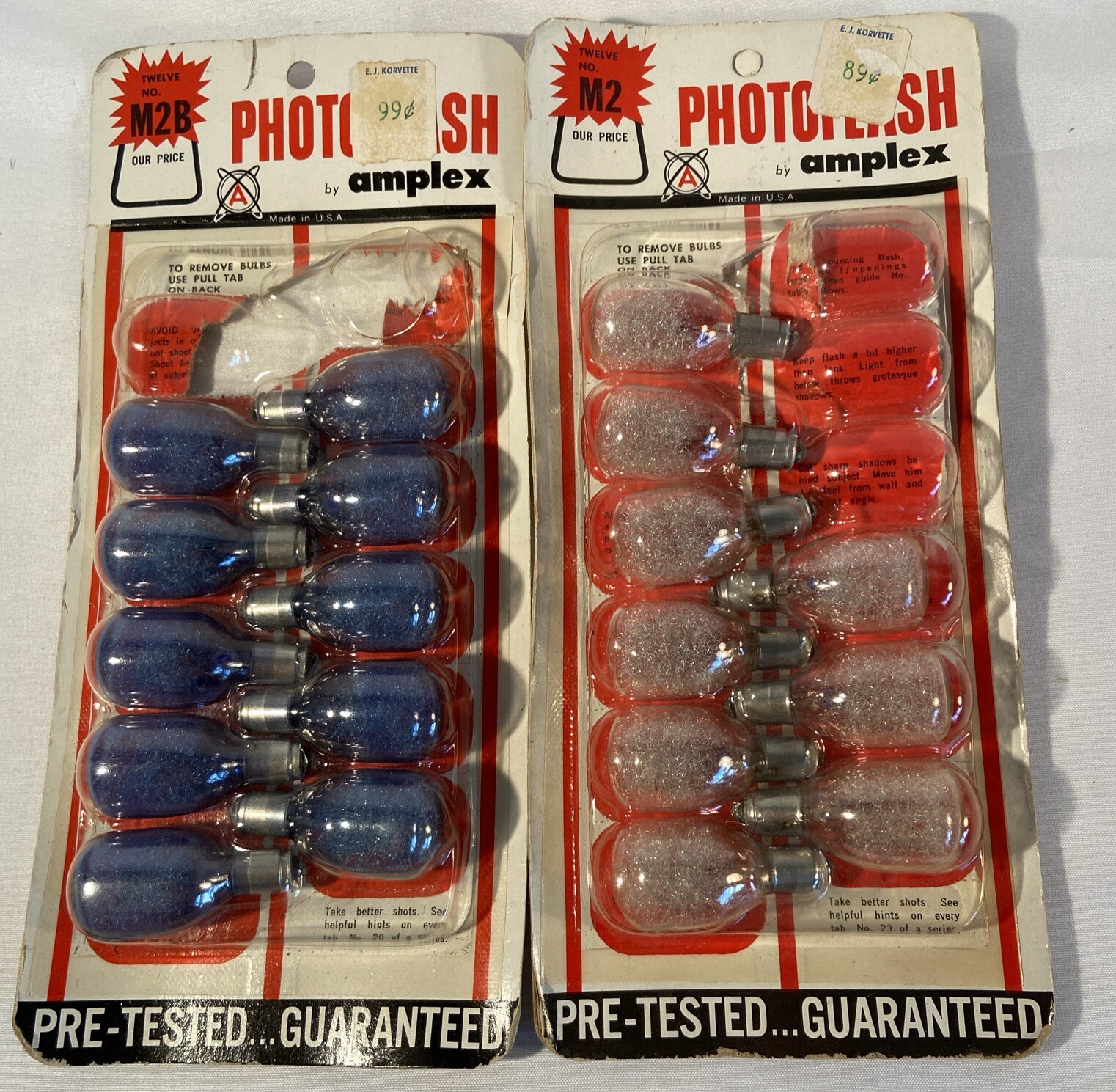 Vintage Lot Of 19 Amplex Photoflash Camera Flash Bulbs; 10 M2B Blue 9 M2 White.